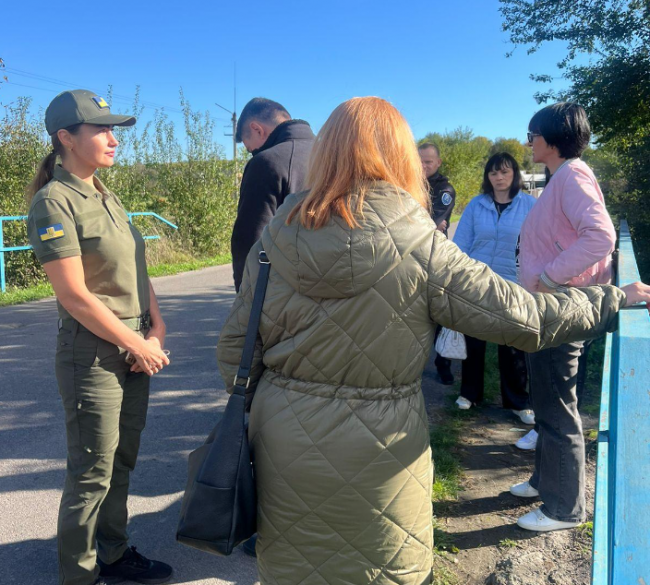 Сморід у Рівному та Бармаках: шукають джерело забруднення річки Устя