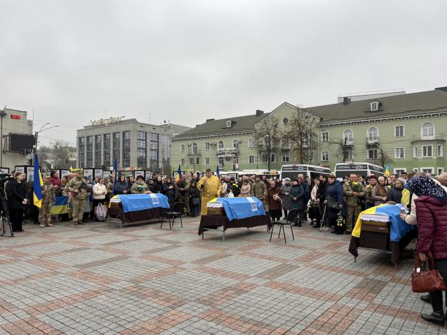 У Рівному попрощалися із трьома Воїнами