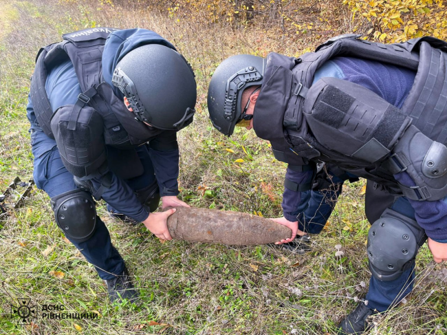 Два артснаряди знайшли під час розмінування на Дубенщині