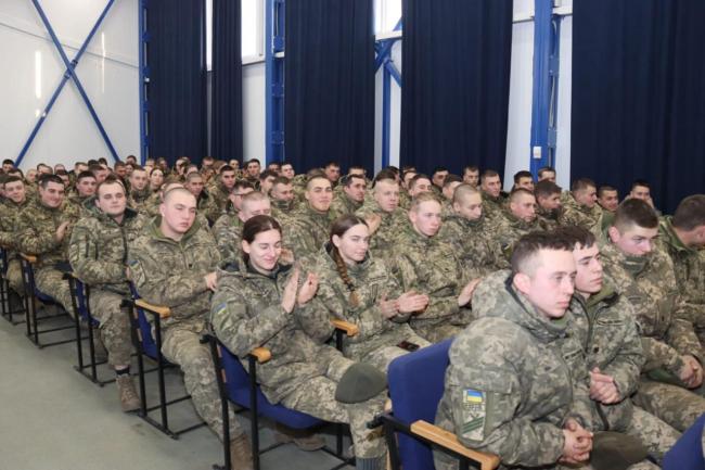 З наступного року курсантам військових ЗВО підвищать зарплату - Міноборони