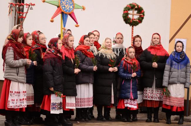 У Рівному на фестивалі шкільних вертепів зібрали майже 87 тис. грн