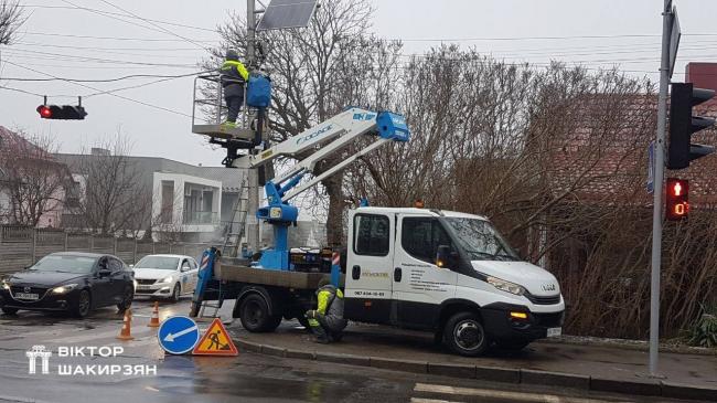 Понад 30 світлофорів Рівного будуть працювати попри відключення світла