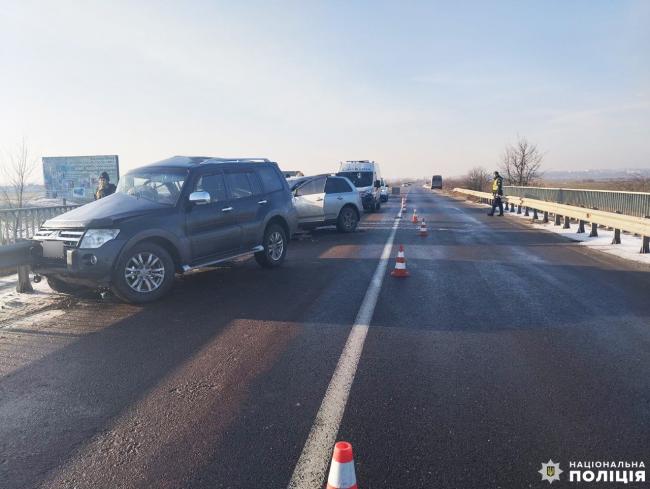 Одна людина загинула та двоє - травмувались: на Рівненщині зіткнулись дві автівки