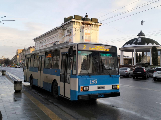 На дорогах Рівного курсуватиме оновлений тролейбус (ФОТО)