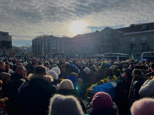 У Рівному попрощалися із двома полеглими на Донеччині воїнами