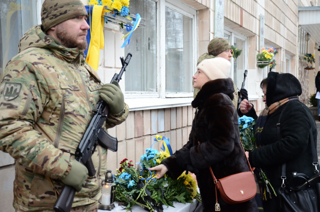 На фасаді ліцею у Рівному відкрили меморіальну дошку Воїну Ігорю Головацькому