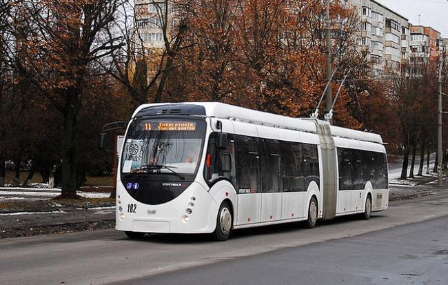 Відомо, коли на вулиці Рівного може повернутися перший дуобус