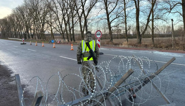 На Рівненщині прикордонники виявили нелегала, якого розшукують за кордоном