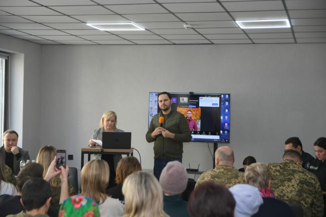 Керівник Рівненської ОВА зустрівся з рідними зниклих безвісти воїнів