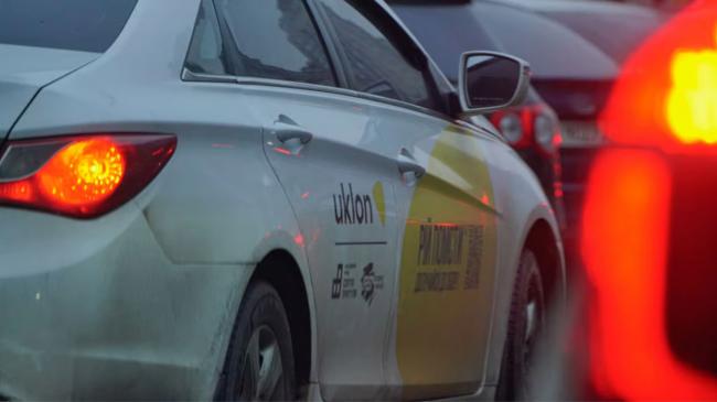 Одна зі служб таксі у Рівному працюватиме цілодобово